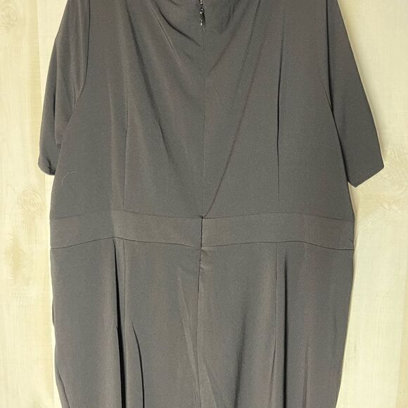 Torrid new black crepe romper jumpsuit short sleeve boat neck, size 22 - Picture 5 of 16